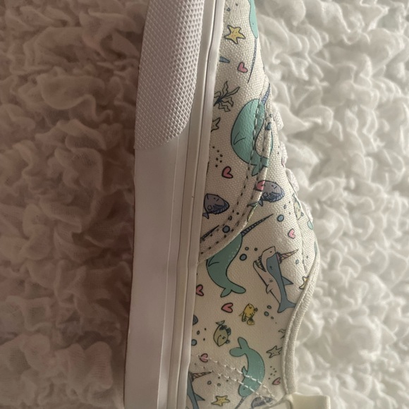 Brand new toddler 8.5 Vans! - Picture 2 of 6
